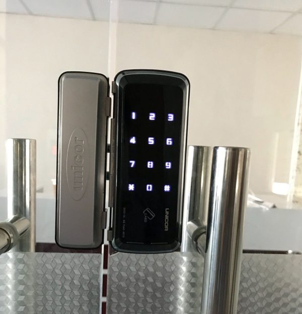 Khoa Cua Kinh Unicor Un 325sgl Cl P 2399