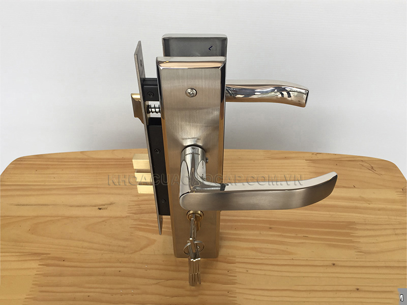 KHÓA CỬA CHÍNH INOX HUY HOÀNG SS-8510 KHÓA CỬA CHÍNH INOX HUY HOÀNG SS-8510