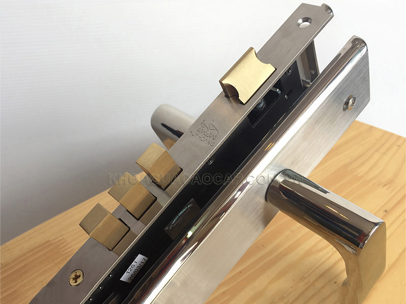 KHÓA CỬA CHÍNH INOX HUY HOÀNG SS-8510 KHÓA CỬA CHÍNH INOX HUY HOÀNG SS-8510