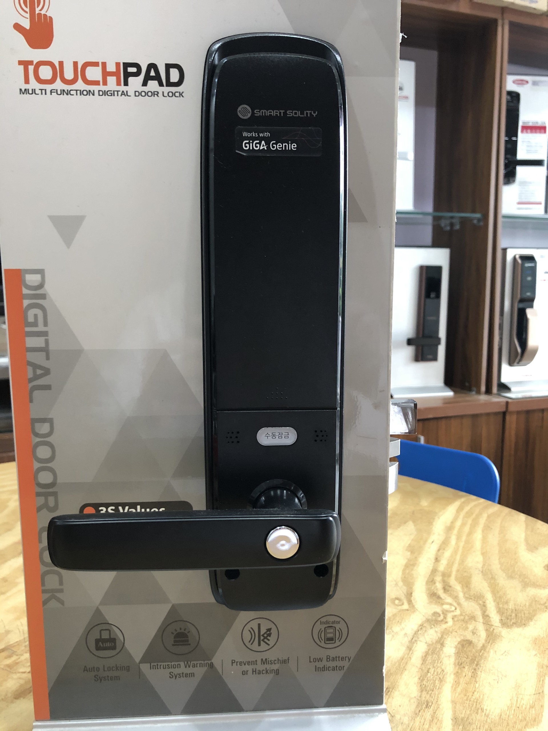Khóa cửa vân tay Solity GM-6000BK