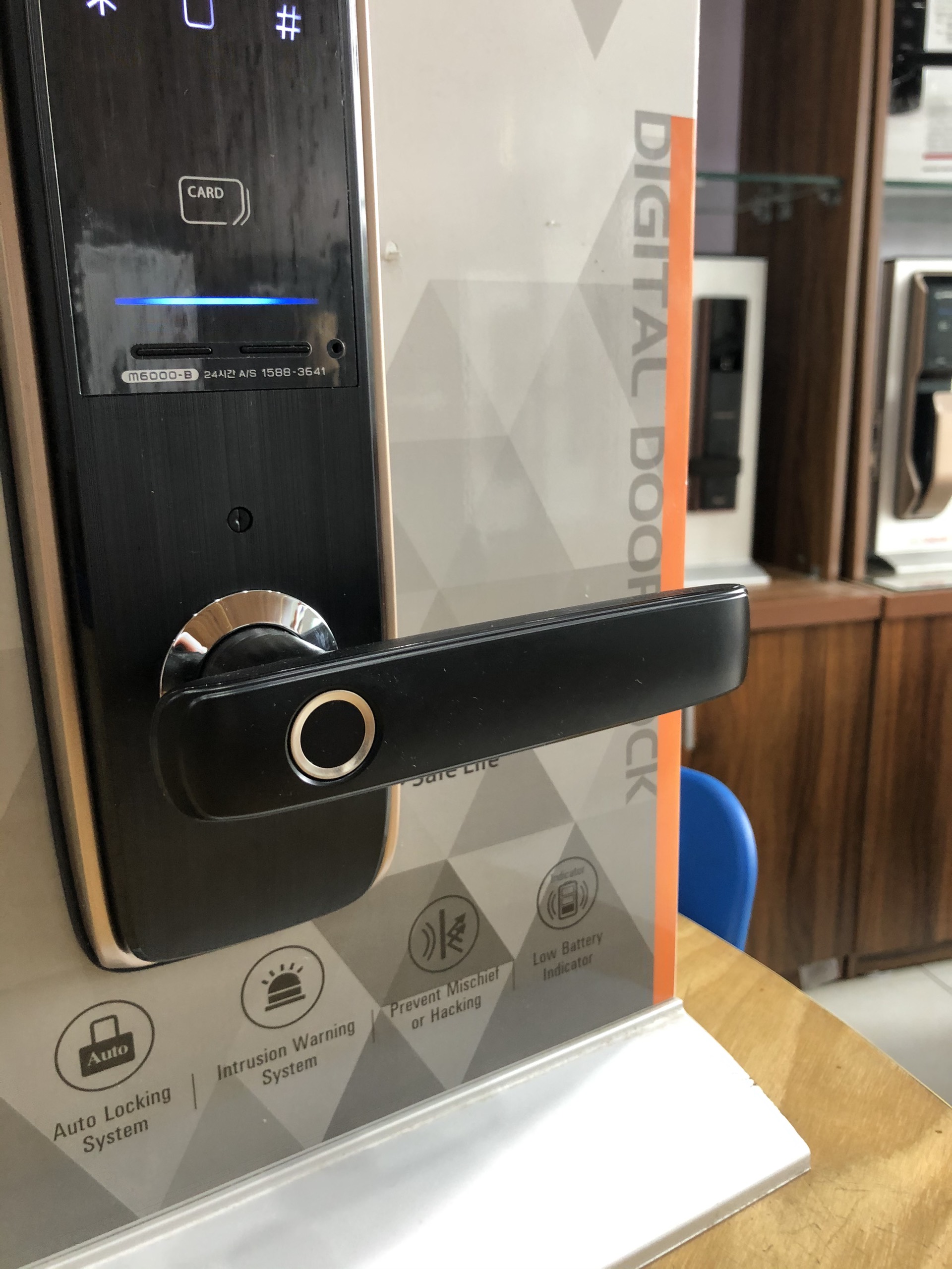 Khóa cửa vân tay Solity GM-6000BK