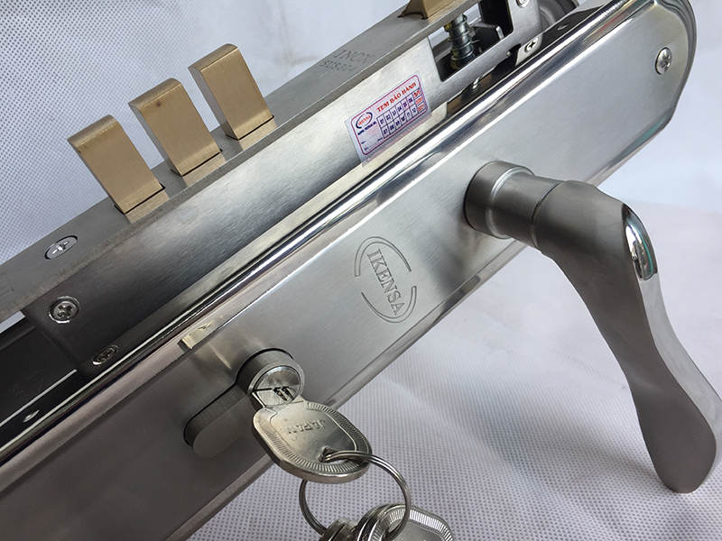 Khóa tay gạt Inox cửa gỗ IK 8503