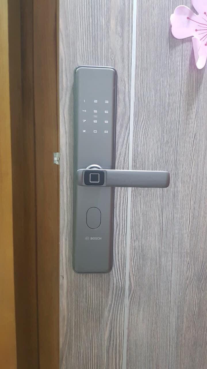 Khóa cửa vân tay Bosch ID30B