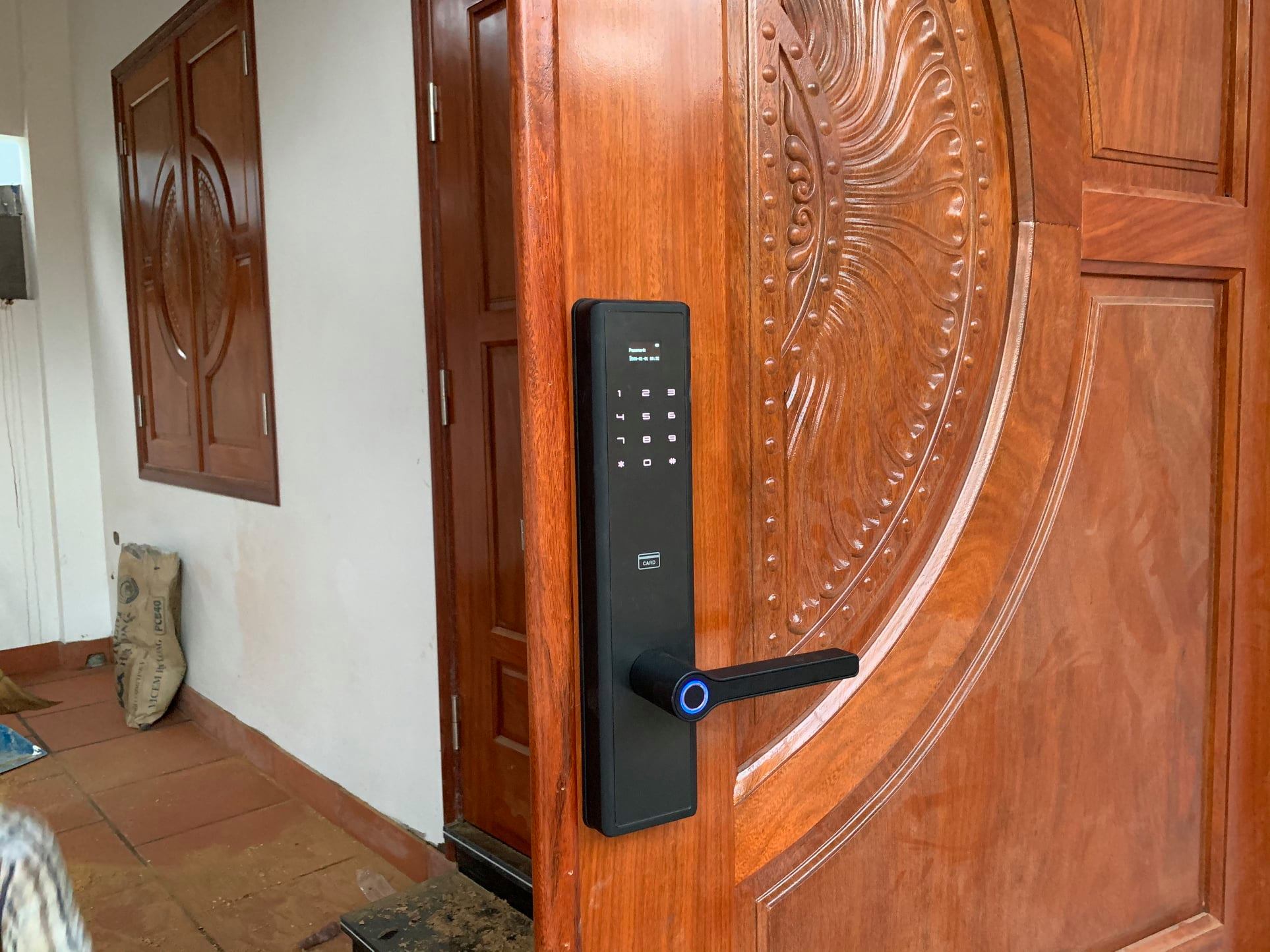 Khóa cửa vân tay Goodum GL6