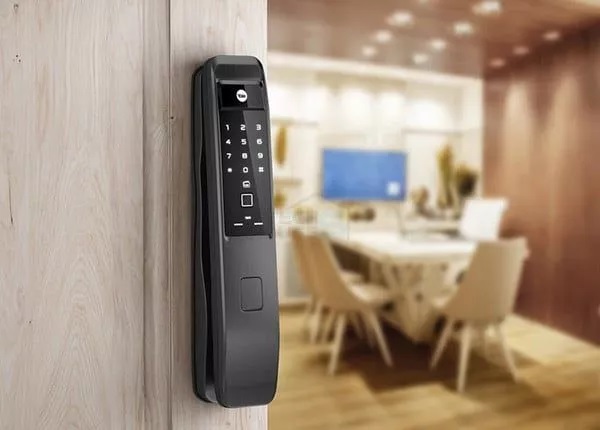 Khóa cửa vân tay Yale YMI70A