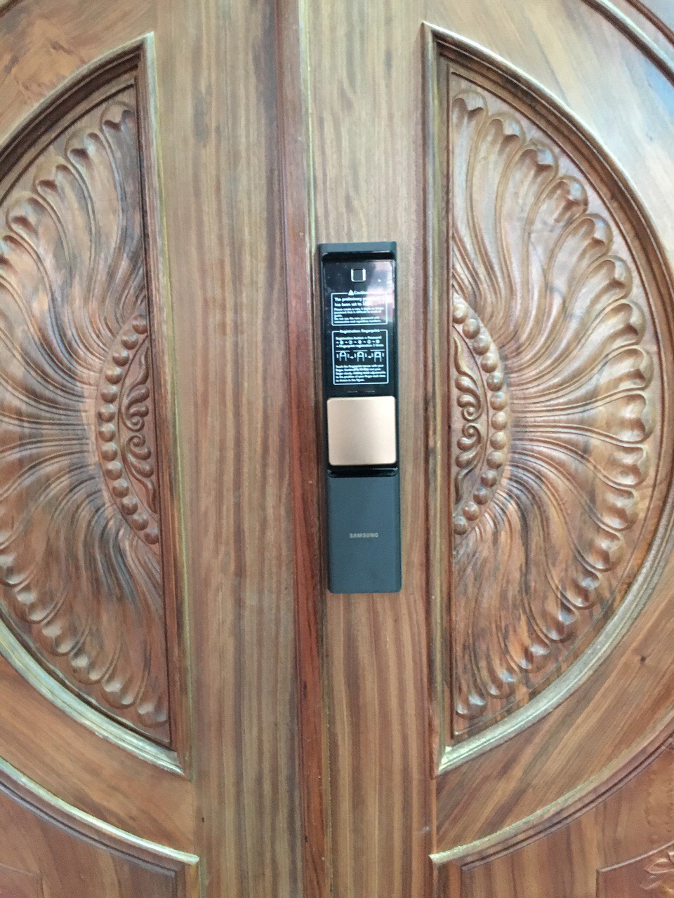 Khóa vân tay Samsung SHP-DR708